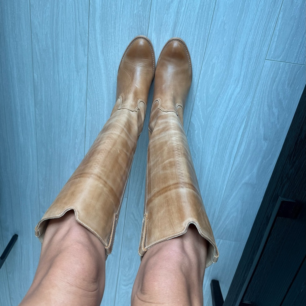 Elegant Tan Heeled Boots with Sleek Design
